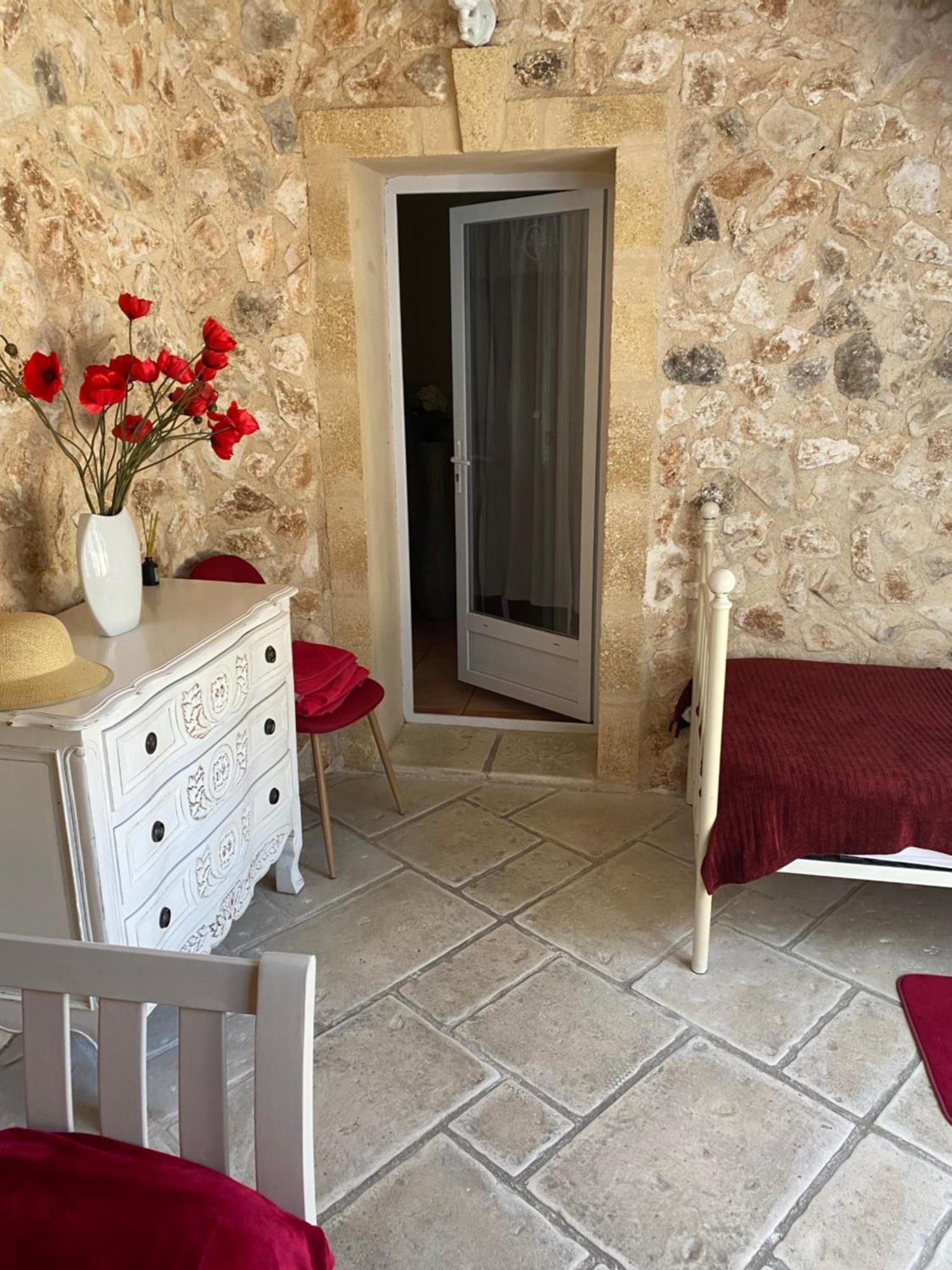 Mas De L'Ile Bed & Breakfast Avignon Room photo