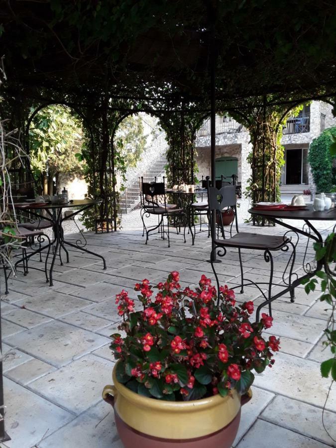 Mas De L'Ile Bed & Breakfast Avignon Exterior photo
