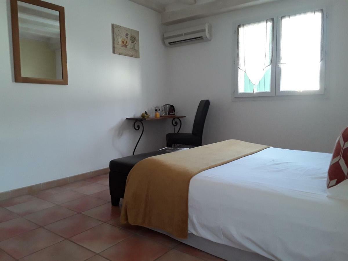 Mas De L'Ile Bed & Breakfast Avignon Exterior photo